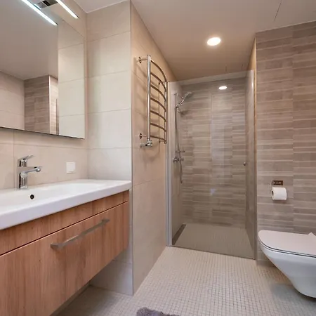 With Seaview 公寓 *